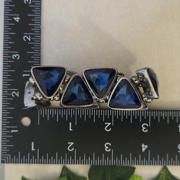Silver and Sapphire Blue Triangle Crystal Stone Stretch Bracelet - Picture 8 of 10